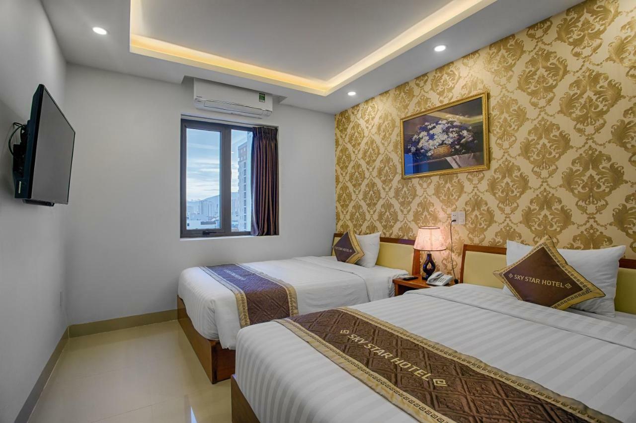 Sky Star Hotel Da Nang Bagian luar foto