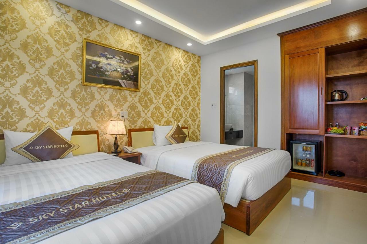 Sky Star Hotel Da Nang Bagian luar foto