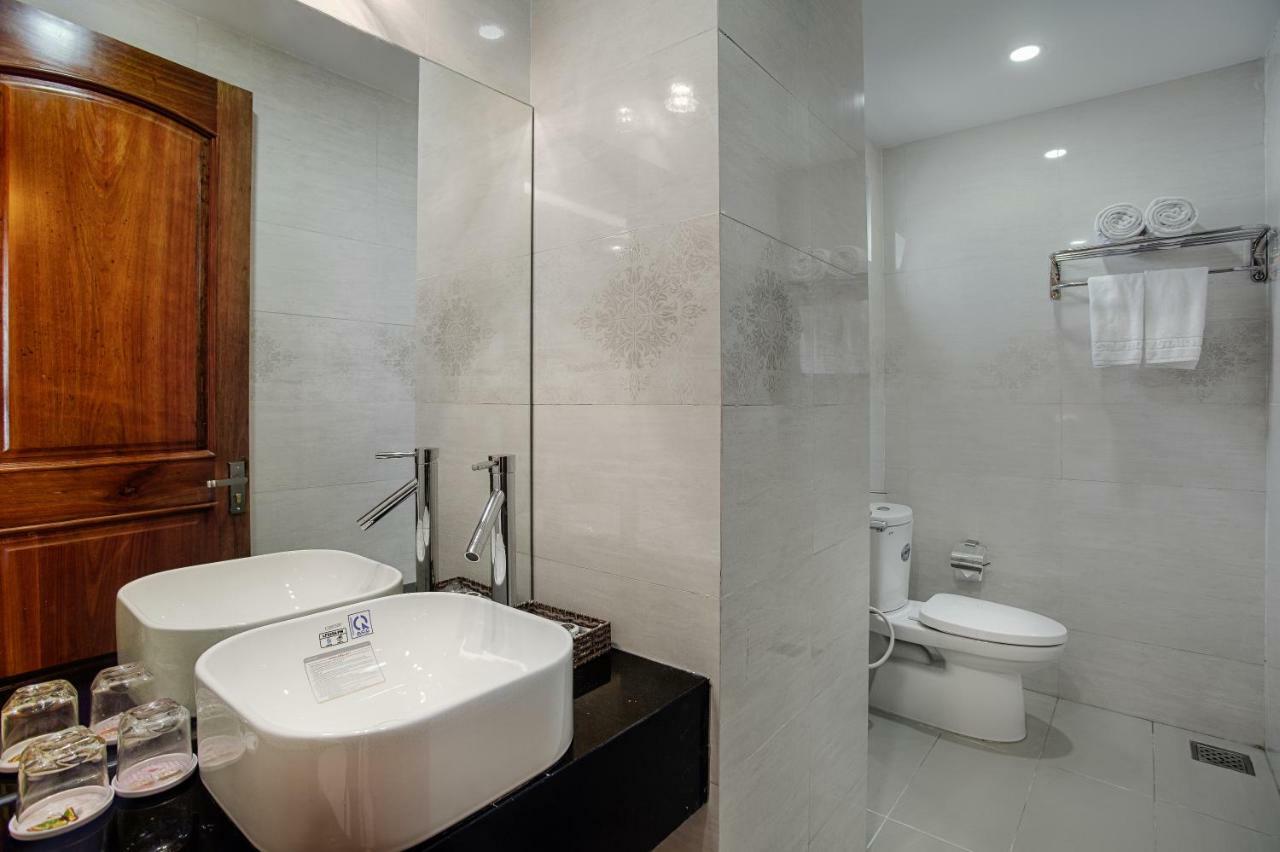 Sky Star Hotel Da Nang Bagian luar foto