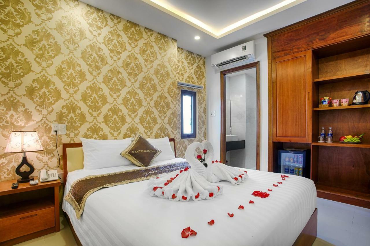 Sky Star Hotel Da Nang Bagian luar foto